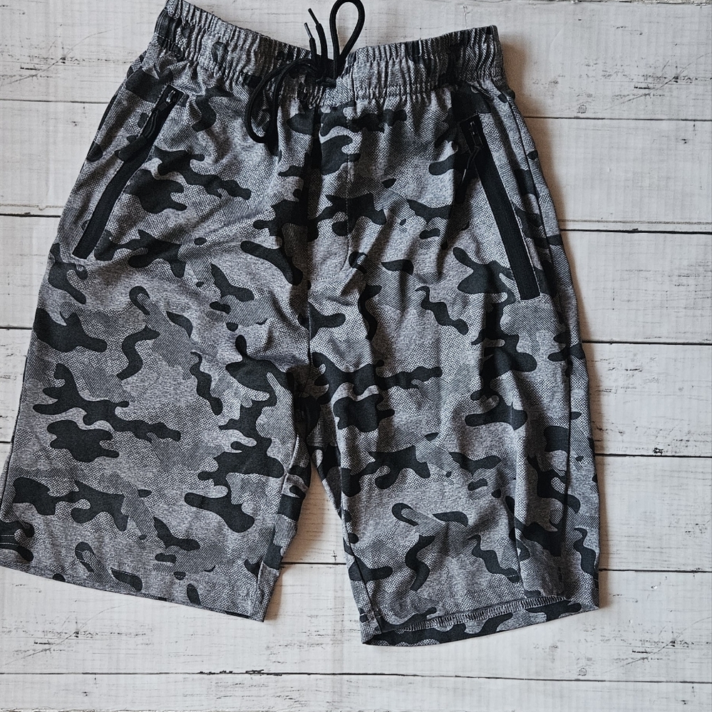 Camo Athletic Shorts Size Youth‎ Medium